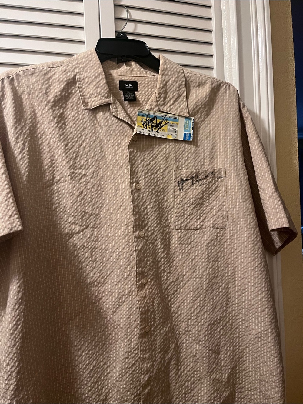 Men's Short-Sleeve Beige Seersucker Button-Down Shirt